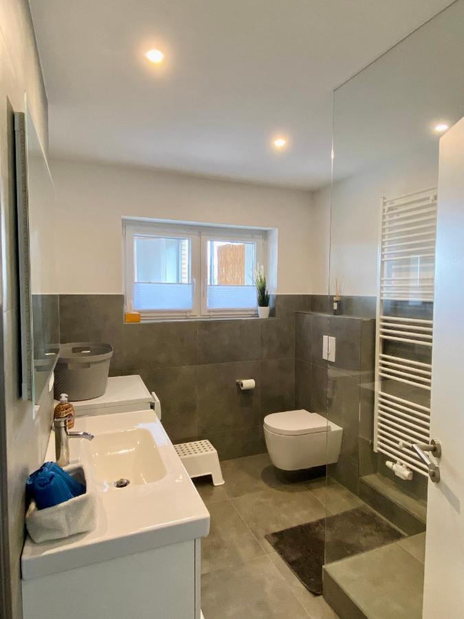 Traumhafte 115 Qm Ferienwohnung Am Steinhuder Meer, Ruhig, Komfortabel, Loggia, Parkplatz, Wifi Wunstorf Eksteriør bilde