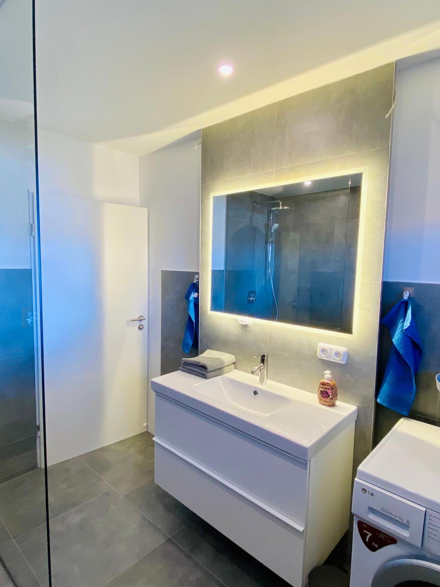 Traumhafte 115 Qm Ferienwohnung Am Steinhuder Meer, Ruhig, Komfortabel, Loggia, Parkplatz, Wifi Wunstorf Eksteriør bilde